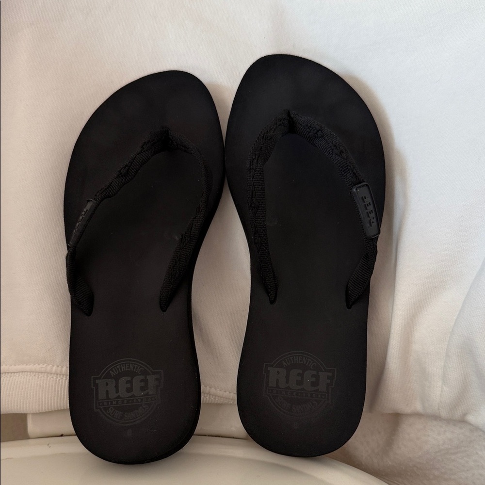 Reef Bliss Nights Women’s Black Flip Flop Sandals (sz 6) - Picture 2 of 3